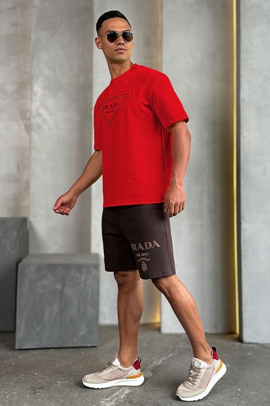 Красная оверсайз футболка Prada Milano logo