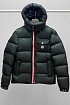 Мужской пуховик Moncler тёмно-зелёного цвета