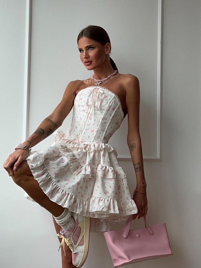 Женское платье Jacquemus белого цвета   