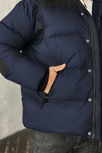 Тёмно-синий пуховик Burberry London England logo-patch   
