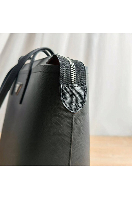 Кожаная сумка-шоппер Prada 34x27 см - Black