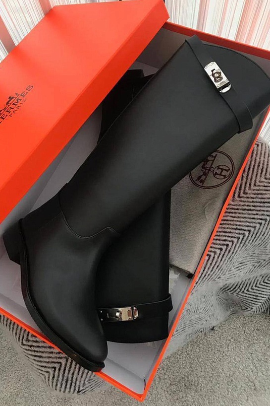 Женские кожаные сапоги Hermes чёрного цвета