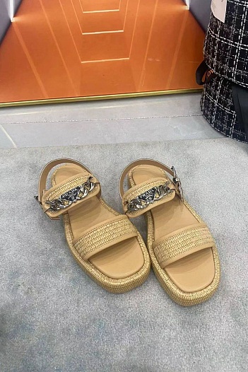 Женские сандалии Prada бежевого цвета   