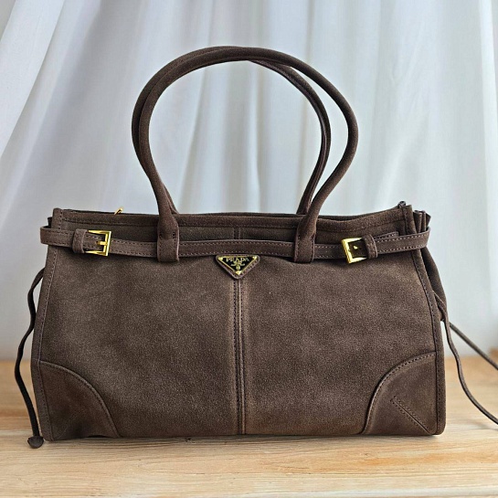 Замшевая сумка Prada 38x23 см
