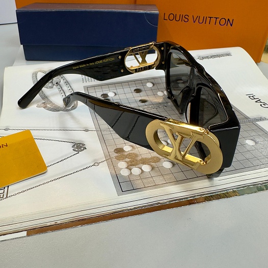 Солнцезащитные очки Louis Vuitton Link Square   