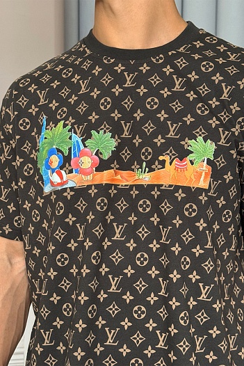Коричневая оверсайз футболка Louis Vuitton Monogram All-over Dubai   