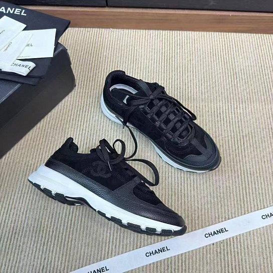 Женские чёрные кроссовки Chanel