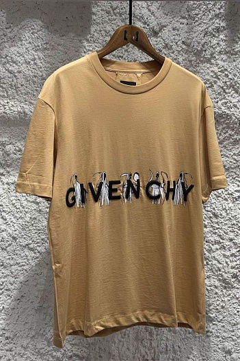Бежевая оверсайз футболка Givenchy embossed logo   