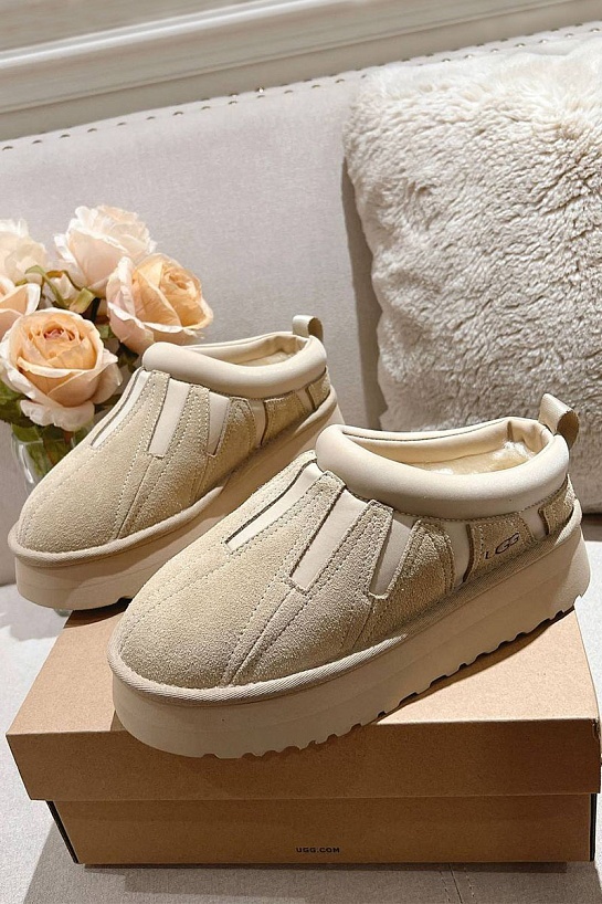 Меховые женские слипоны UGG Tassle - Beige