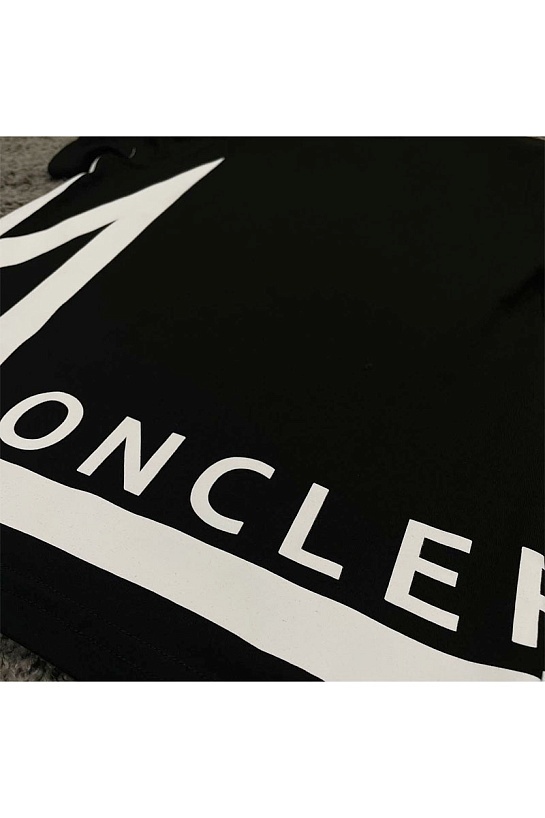 Футболка чёрного цвета Moncler M' Motif