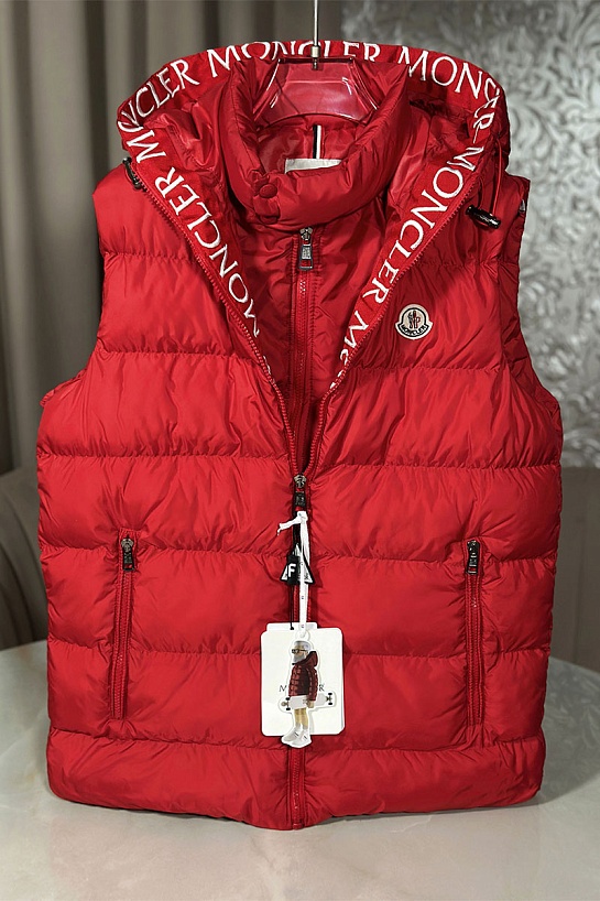 Мужской жилет красного цвета Moncler logo-patch