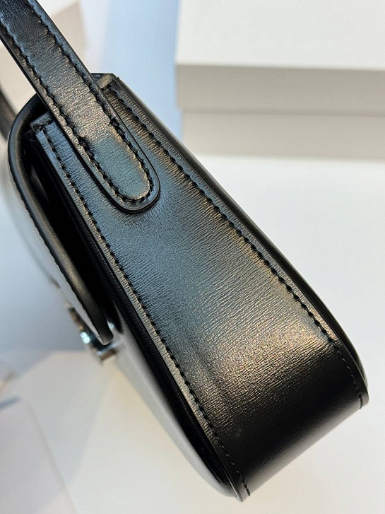 Женская сумка Celine Lola Premium 26x12x5 см - Black