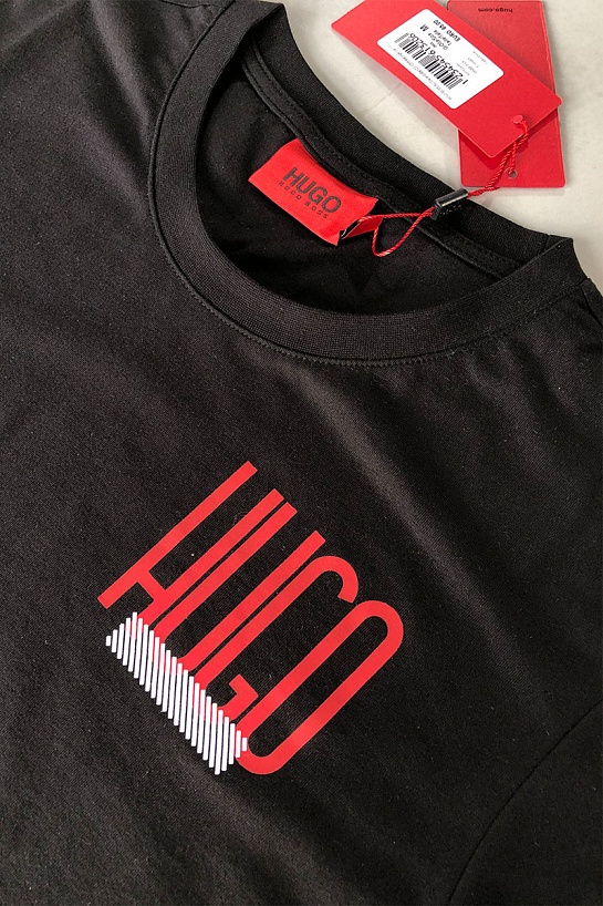 Мужская чёрная футболка Hugo Boss