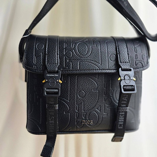 Кожаная сумка-мессенджер Dior Hit The Road 25x18 см