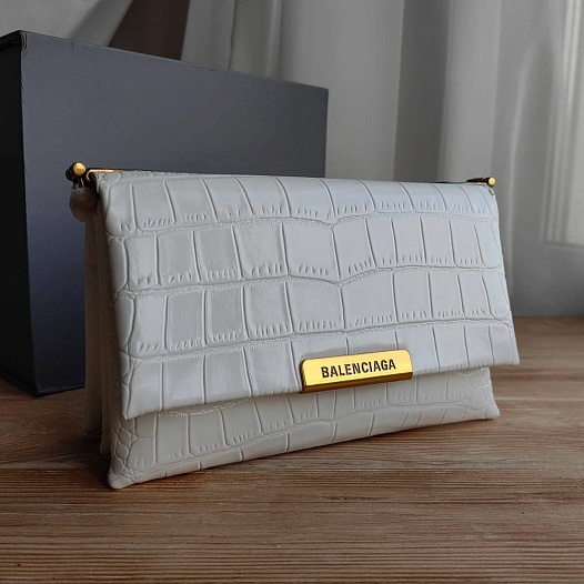 Кожаная сумка Balenciaga Triplet Crocodile-Effect 23x13 см   