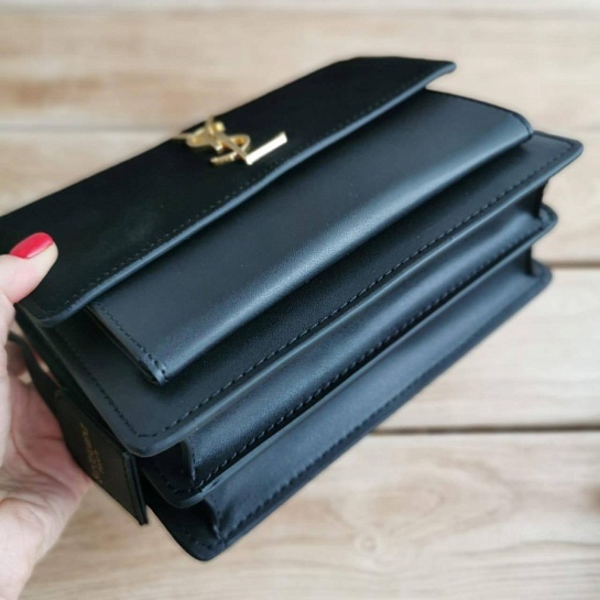 Женская чёрная сумка Yves Saint Laurent 22x17 см