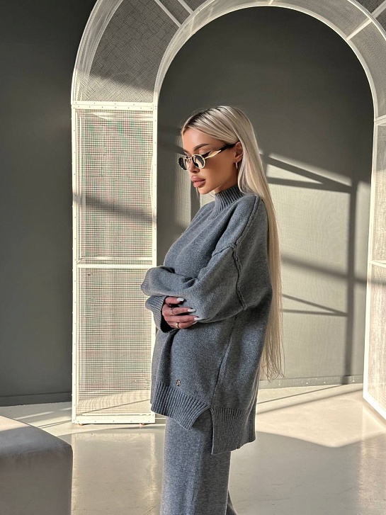 Женский серый костюм Loro Piana Premium