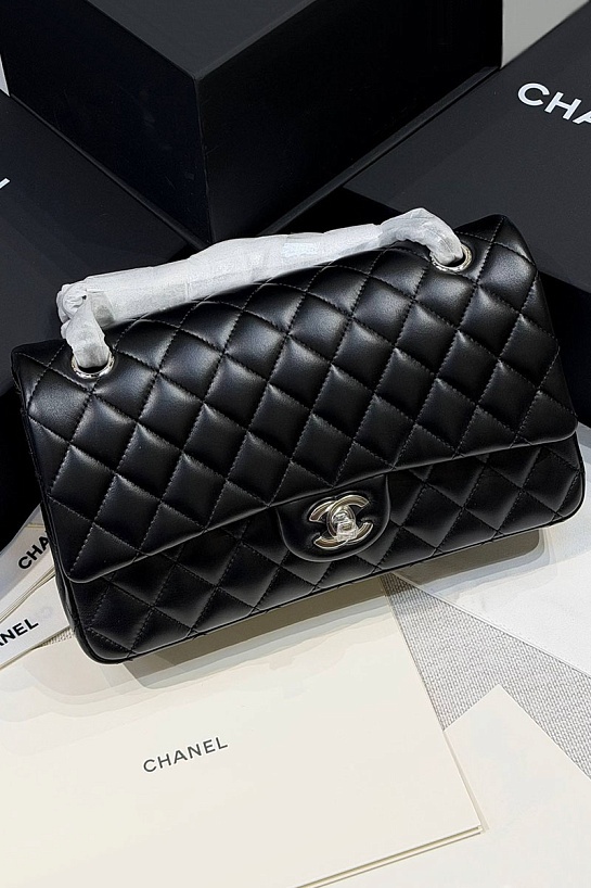 Кожаная сумка Chanel Classic Flap premium 25x13x7 см (8 расцветок)