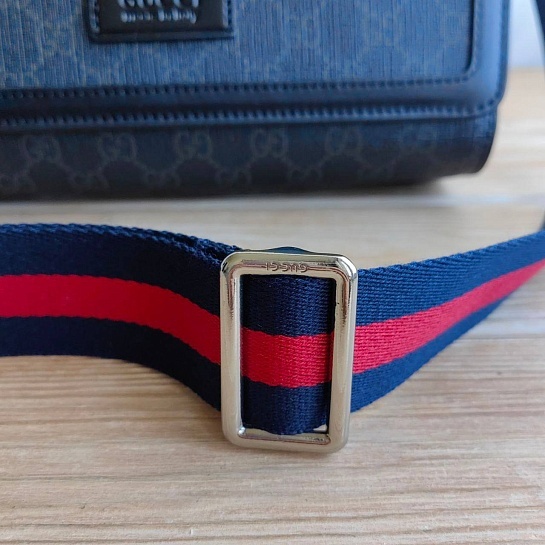 Мужская cумка-мессенджер Gucci GG Supreme 25x18 см