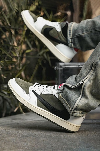 Кроссовки Travis Scott x Nike Air Jordan 1 Low "Medium Olive" Premium   