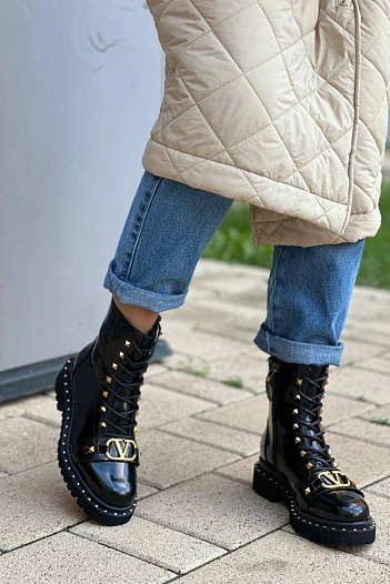 Женские чёрные кожаные ботинки Valentino   