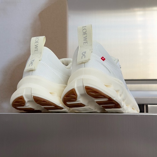 Кроссовки Loewe X On Cloudtilt 2.0   