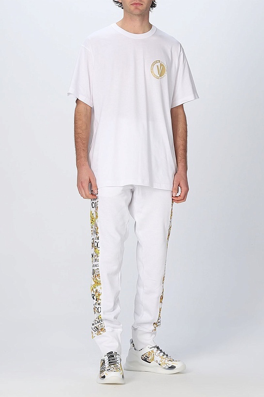 Мужская белая футболка Versace Jeans Couture V-emblem