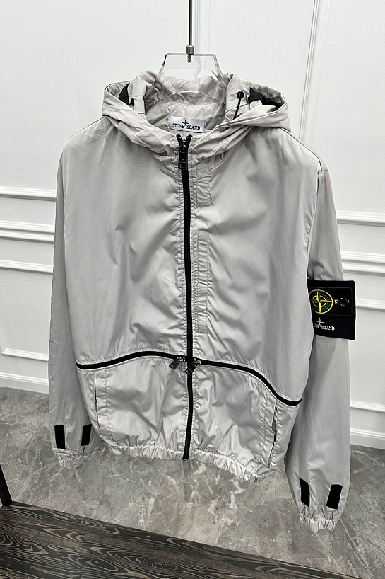 Мужская ветровка серого цвета Stone Island compass-patch