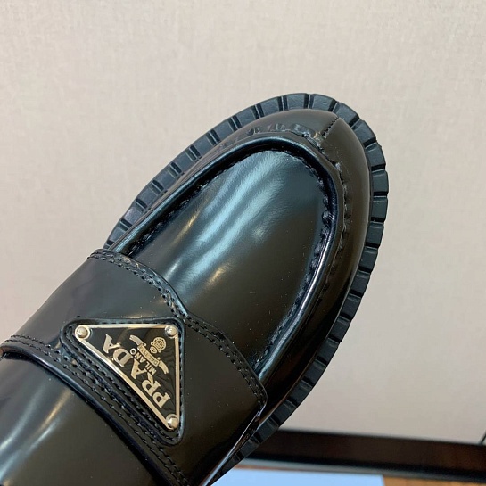 Женские кожаные лоферы Prada premium