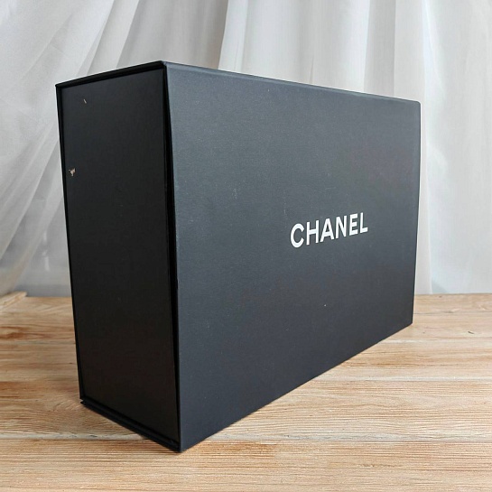 Кожаная чёрная сумка Chanel 30x18 см