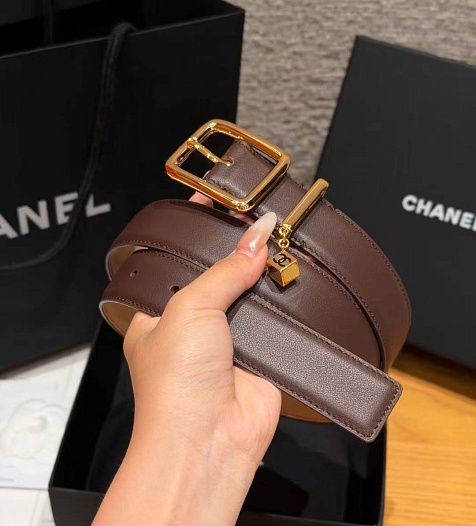 Кожаный ремень Chanel коричневого цвета   