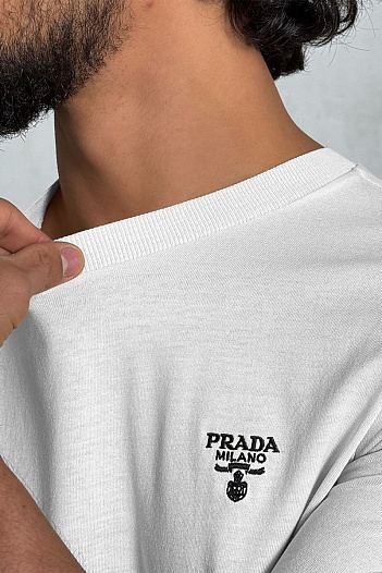 Мужская белая футболка Prada   