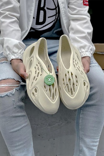Кроссовки Adidas Yeezy Foam RNNR MXT "Sand"   