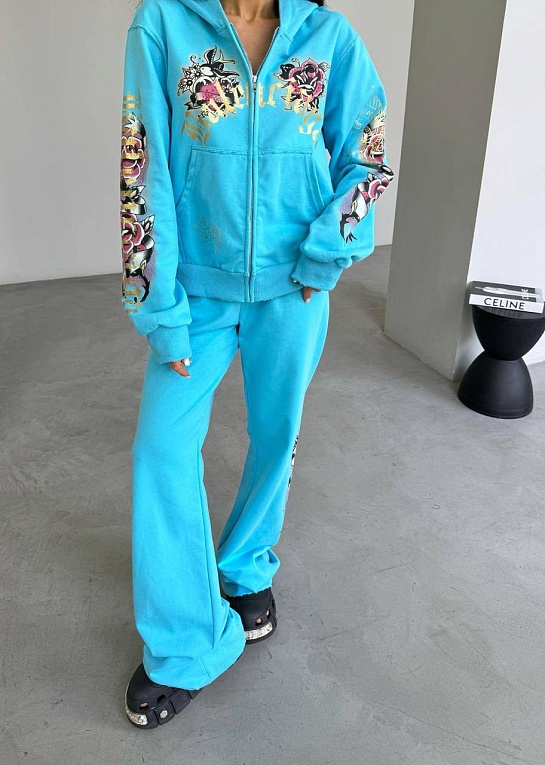 Голубой женский костюм Balenciaga