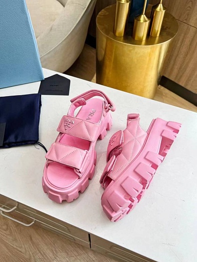 Женские кожаные сандалии Prada Monolith   