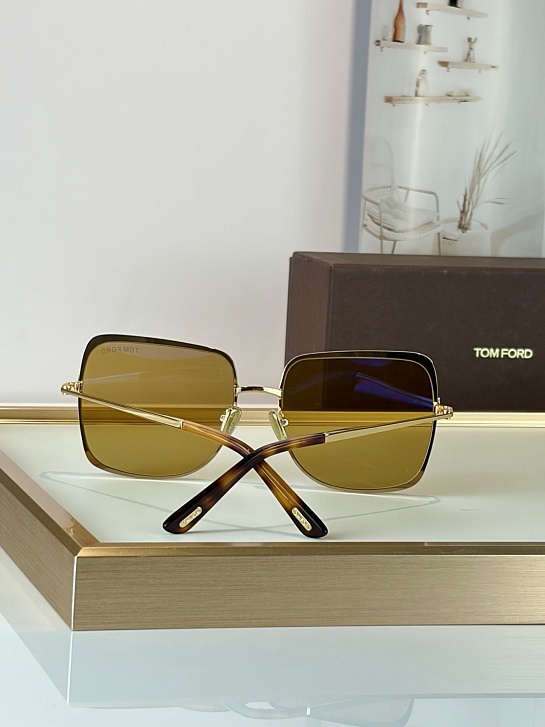 Солнцезащитные очки Tom Ford Tara