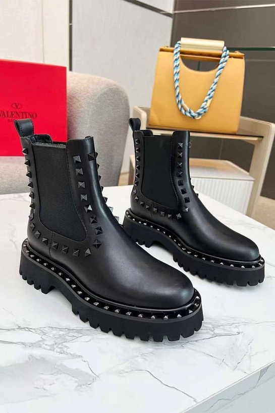 Женские кожаные ботинки Valentino