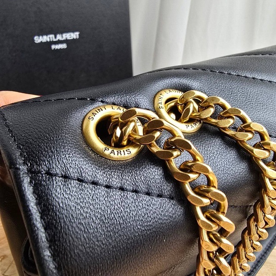 Кожаная чёрная сумка Yves Saint Laurent LouLou 26x14 см