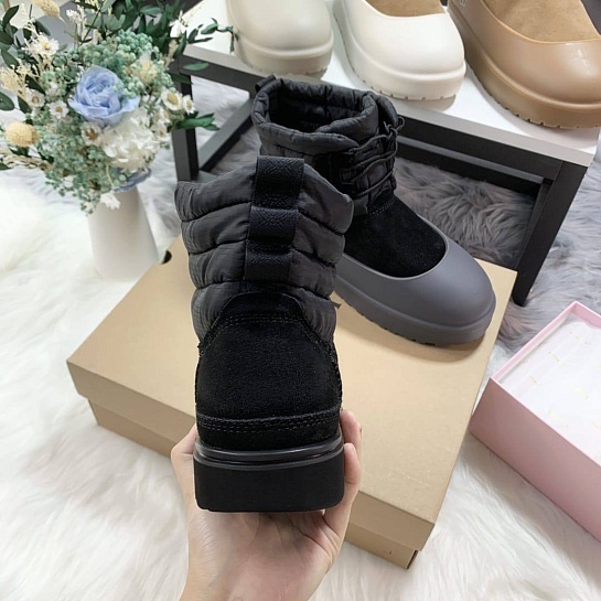 Женские ботинки UGG Classic Mini Lace-Up - Black