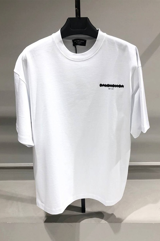 Белая оверсайз футболка Balenciaga Strike 1917