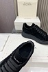 Замшевые кроссовки Alexander McQueen чёрного цвета