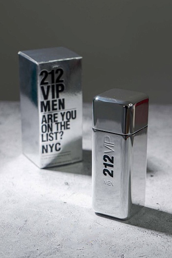 Парфюмерная вода Carolina Herrera 212 VIP Men (100 мл)   