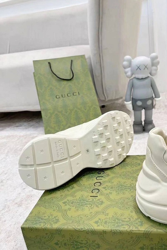 Женские кожаные кроссовки Gucci Rhyton