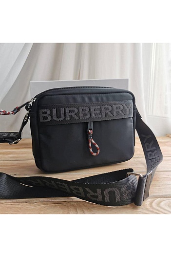 Чёрная нейлоновая сумка Burberry Paddy Taped 24x16 см   