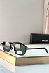 Солнцезащитные очки Prada 