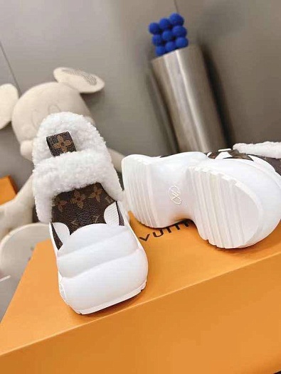 Женские кожаные кроссовки с мехом Louis Vuitton Archlight   