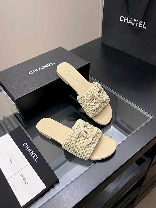 Женские кожаные шлёпанцы Chanel premium