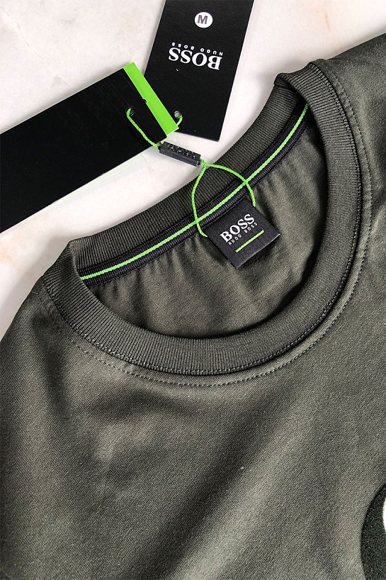 Мужская тёмно-зелёная футболка Hugo Boss
