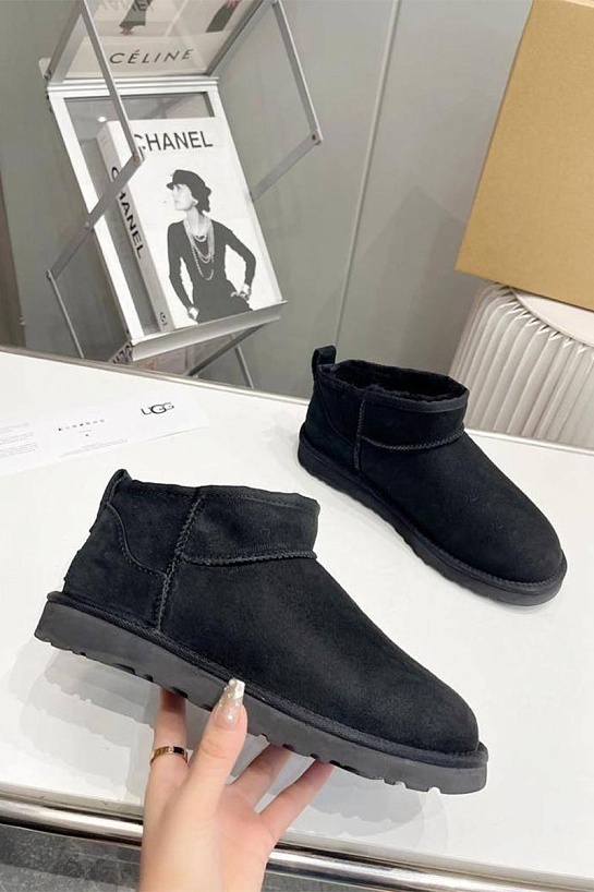 Мужские чёрные ботинки UGG Classic
