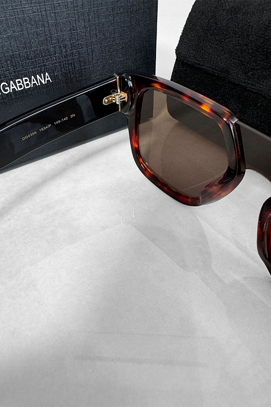 Солнцезащитные очки Dolce & Gabbana